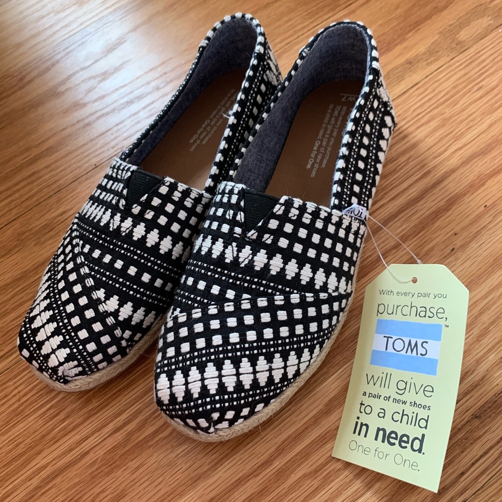Black Diamond Pattern Toms